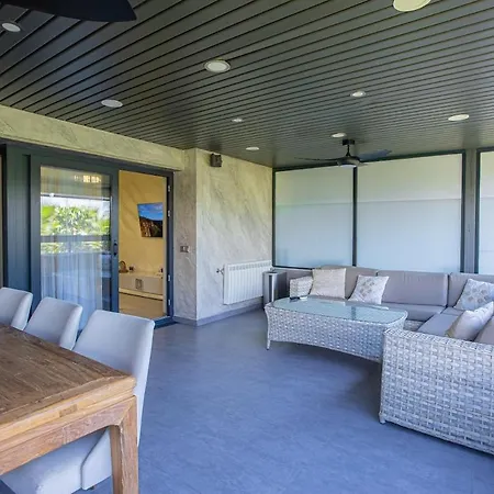 Padierna Luxury House